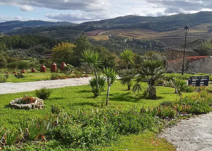 Aldeamento Turístico Eiras Do Dão *