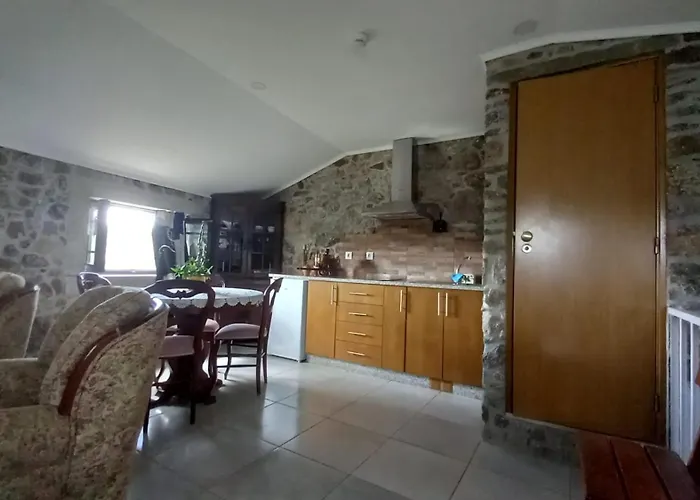 Aldeamento Turístico Eiras Do Dão